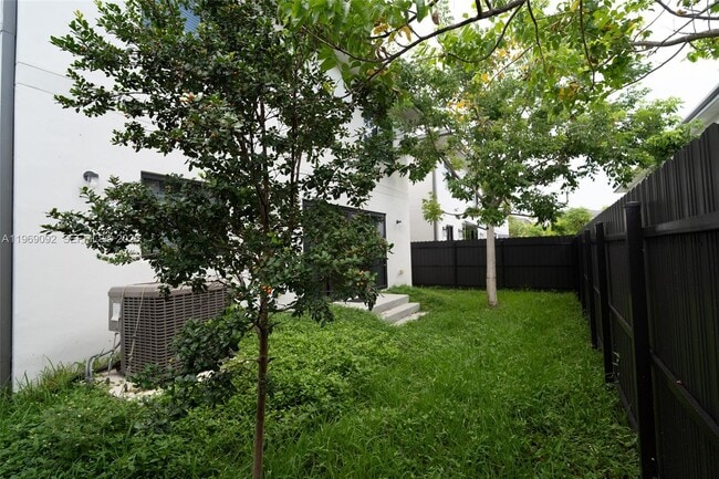 Building Photo - 1159 NW 3rd St