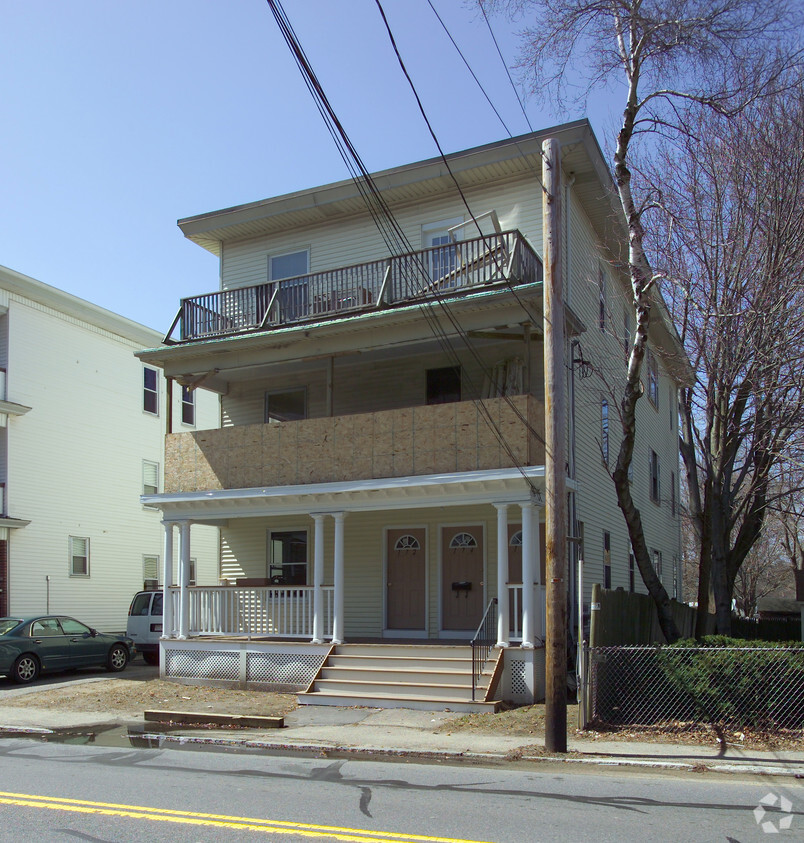 Building Photo - 172-176 Bay St