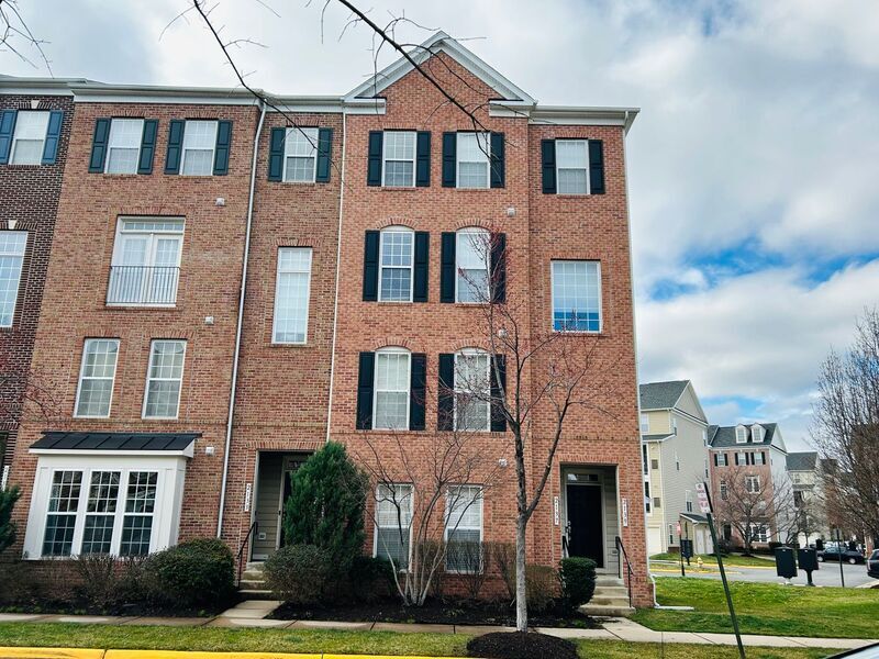 2137 Abbottsbury Way, Woodbridge, VA 22191 Condo for Rent in