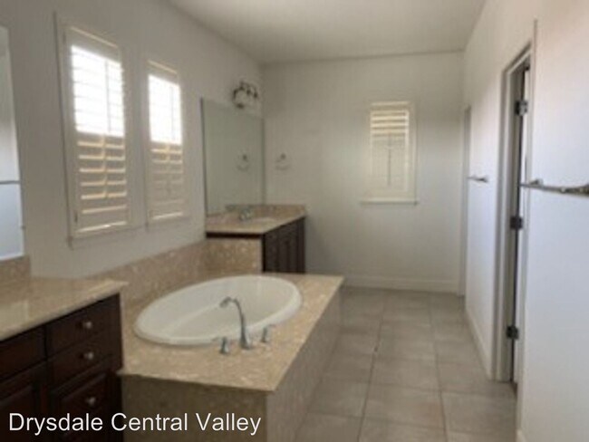 Building Photo - 5 br, 3.5 bath House - 4970 Trescott Ct.