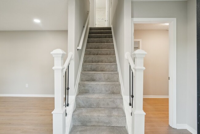 Building Photo - Amazing Opportunity to rent this charming ...