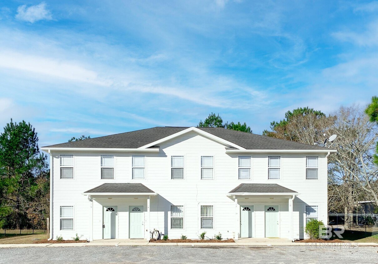Primary Photo - 110 S Elm St