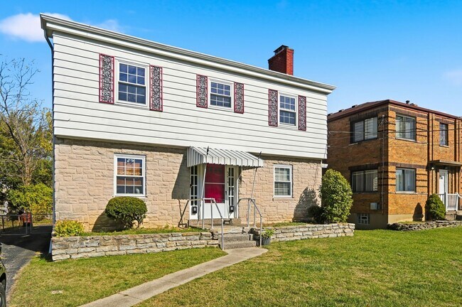 Foto del edificio - Charming Covedale Duplex