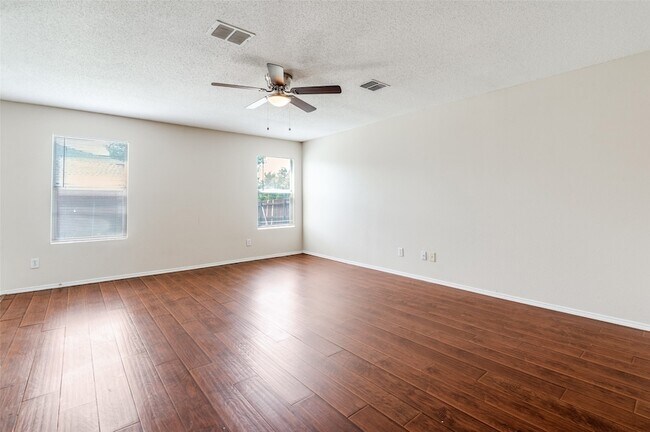 Foto del edificio - 2232 White Pine Dr