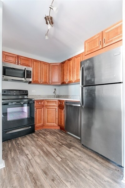 Building Photo - 70 W Burton Pl