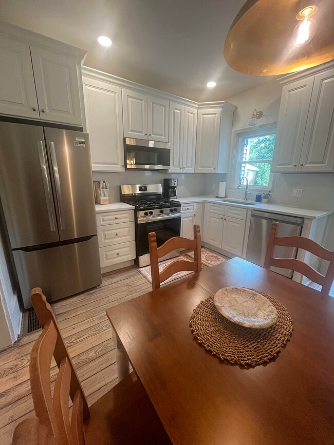 Building Photo - 406 W Front St