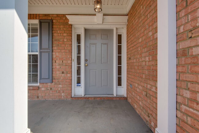 Photo - 3-Bed/3-Bath w/ Bonus Rm. in Brentwood! House