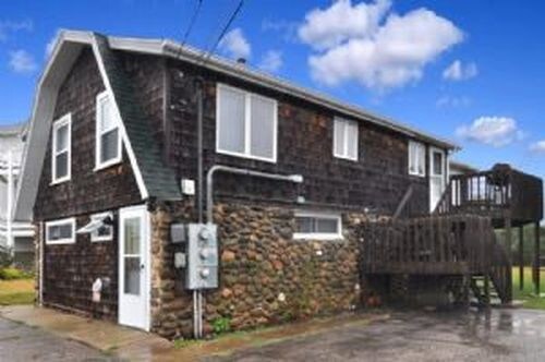 Primary Photo - 105 Sand Hill Cove Rd