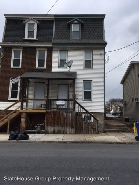 Primary Photo - 241 E Main St