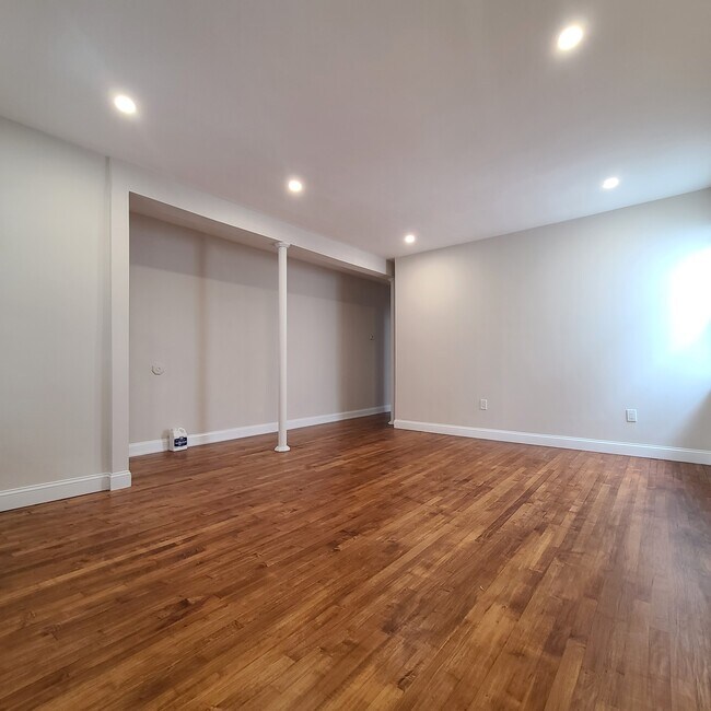 Foto del edificio - 6115 Monitor Pl