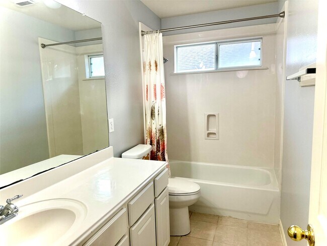 Foto del edificio - 15915 Wilmington Park Ln