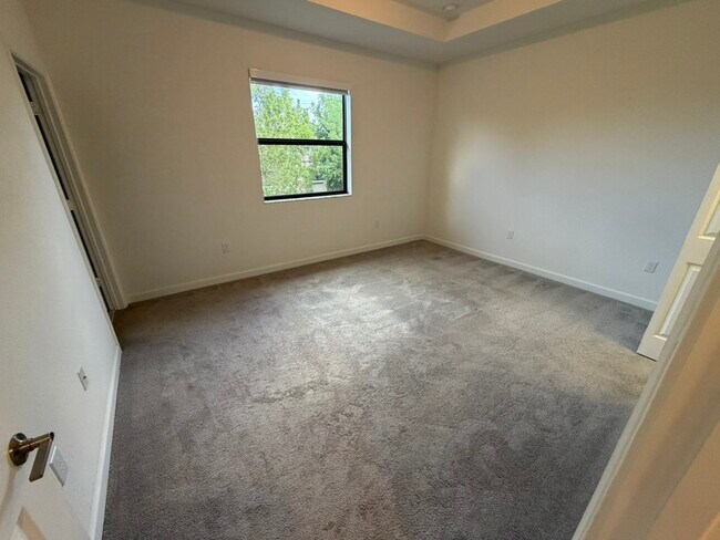 CAMA PRINCIPAL - 21001 NE 8th Ave