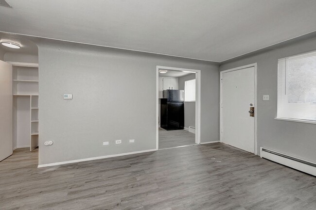 Building Photo - 1 Bed/1 Bath unit in Aurora - Won't last l...