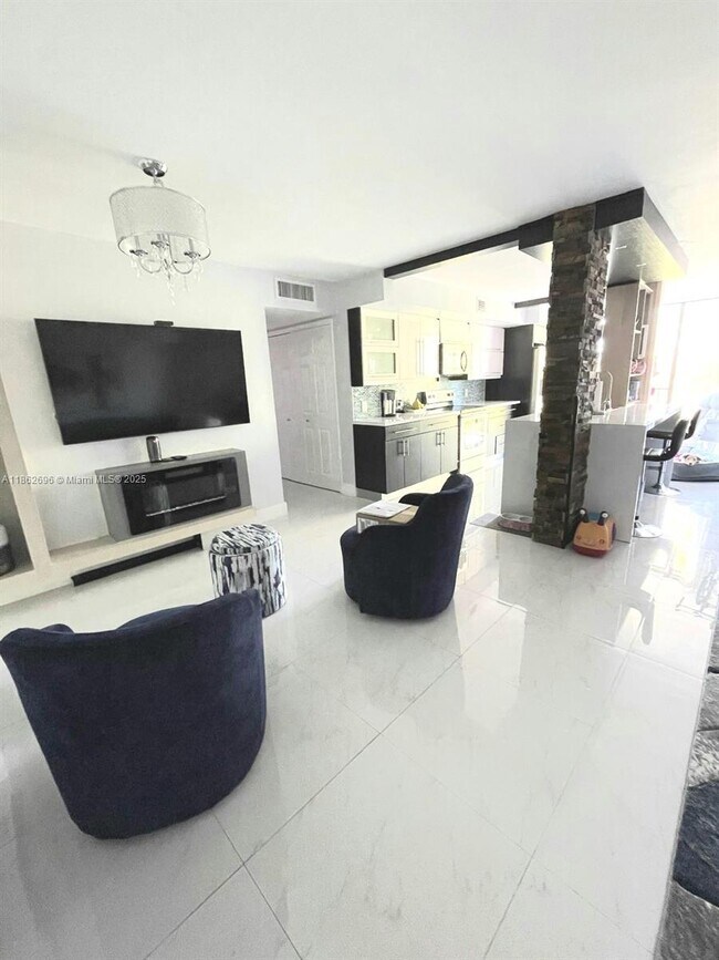 Foto del edificio - 9410 W Flagler St