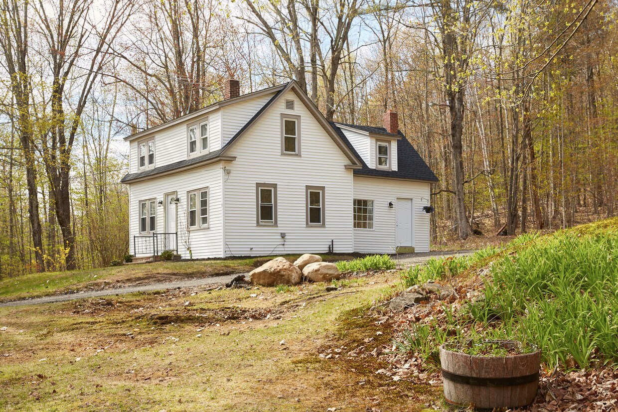 81 Falmouth Rd, Windham, ME 04062 House Rental in Windham, ME