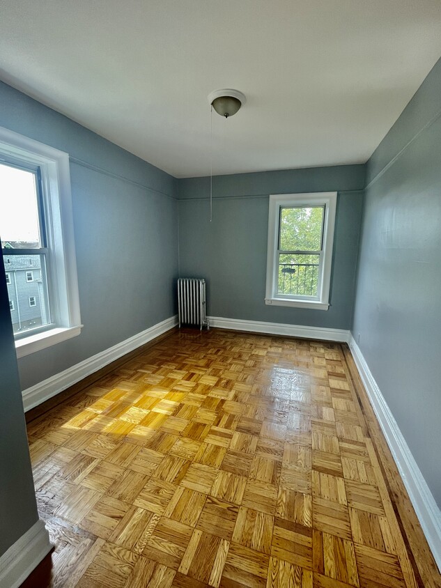 Building Photo - 729 Avenue A