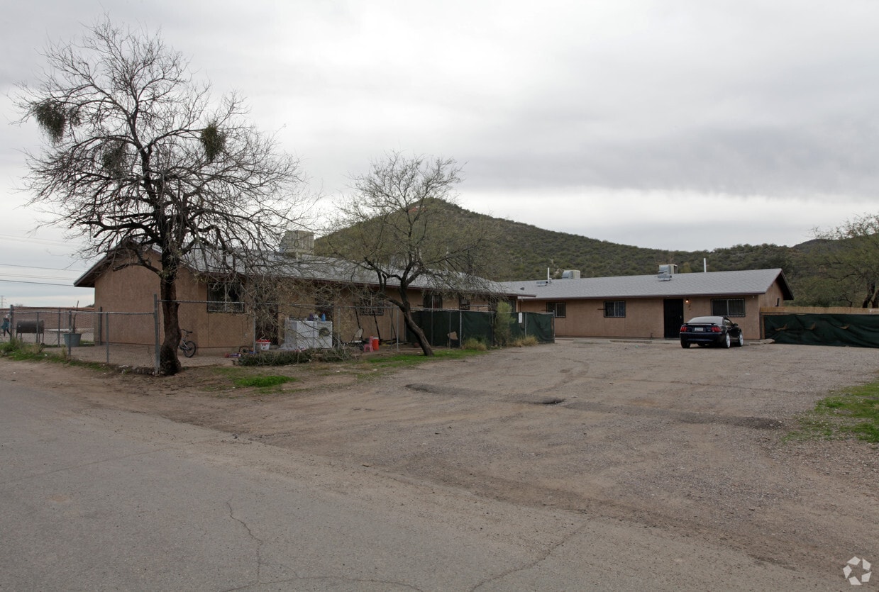 Building Photo - 460 S Melwood Ave