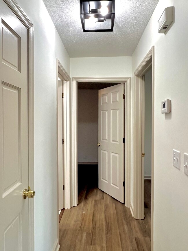 Building Photo - 1906 Waldens Edge