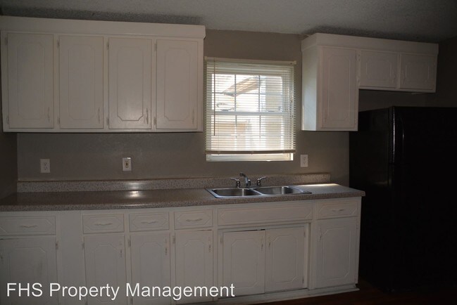 Building Photo - 2 br, 1 bath House - 1330 N LaFontaine Avenue