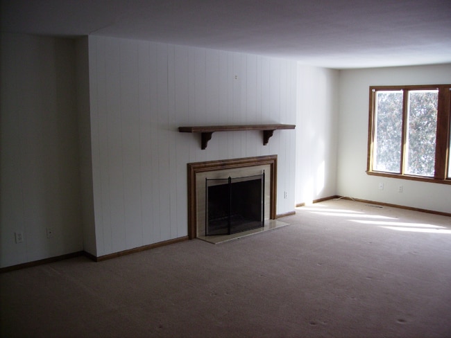 Building Photo - 5317 Malibu Dr