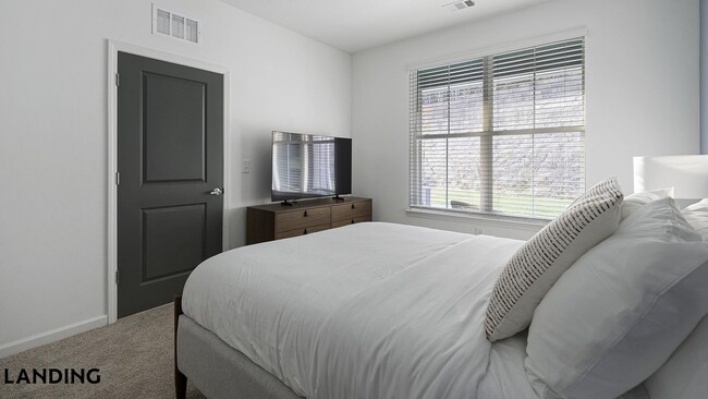 Building Photo - 2800 Milan Ct