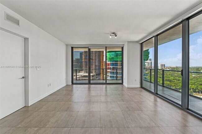 Foto del edificio - 1300 S Miami Ave