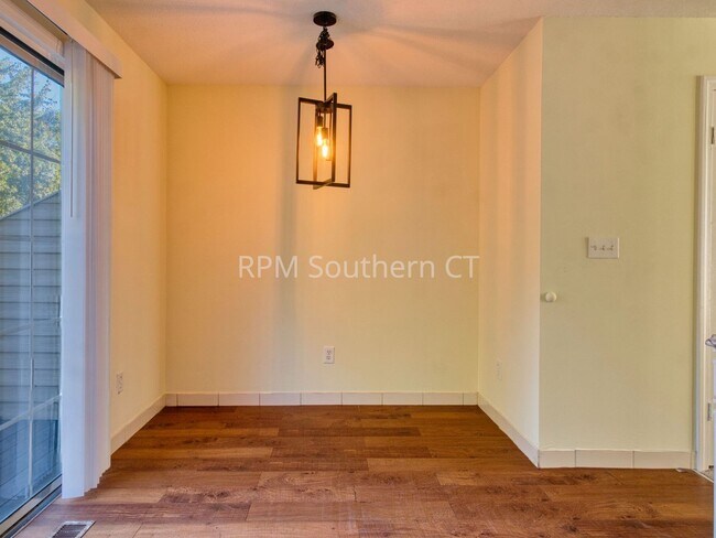 Foto del edificio - 1014 Campbell Ave
