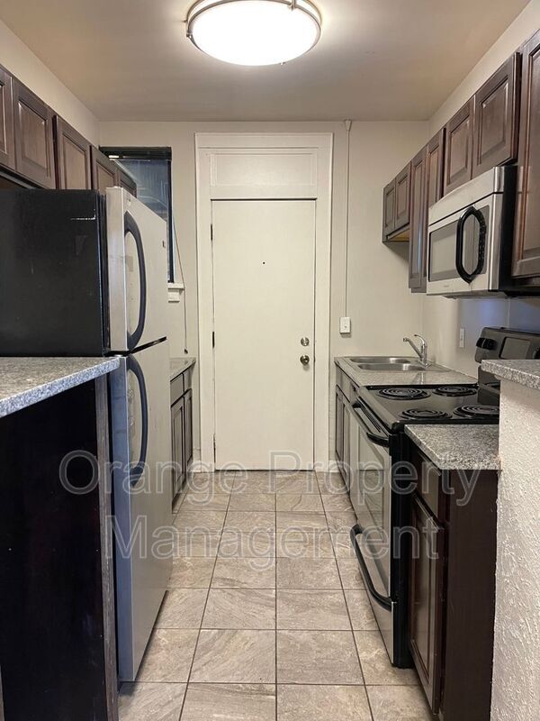 Photo - 3302 Burt St Apartment