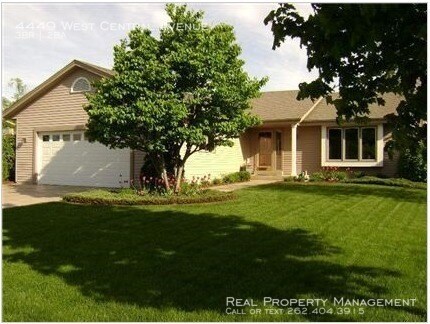 Foto principal - Welcome Home! 3BR/2BA Beautiful Ranch