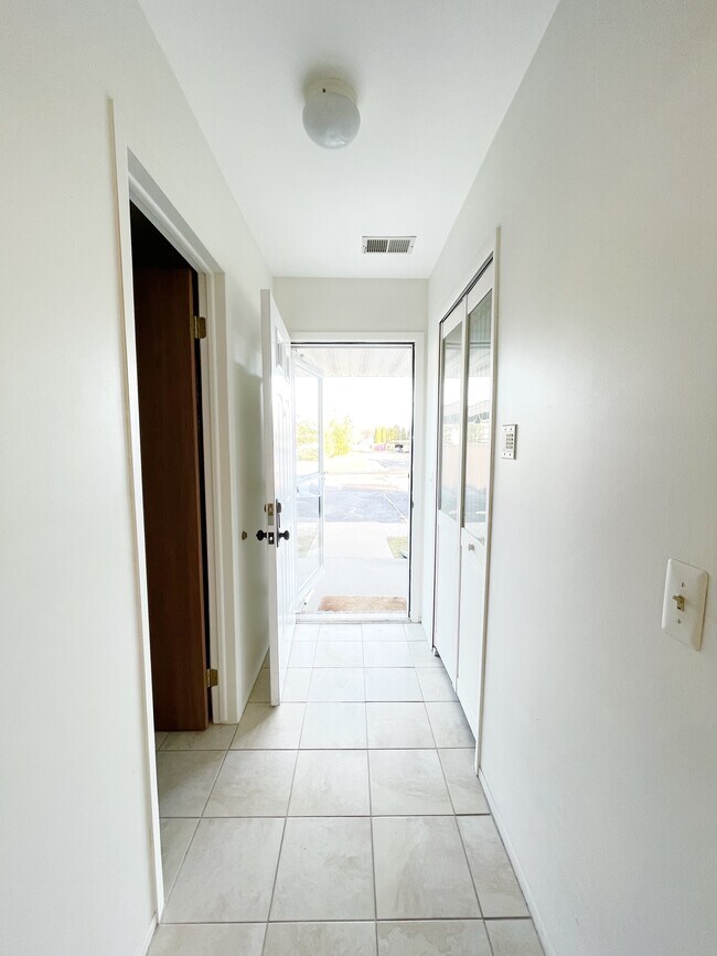 frontdoor & front closet - 29711 Pendleton Club Dr
