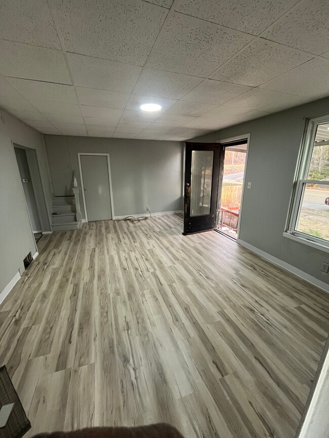 Building Photo - 911 17th Ave