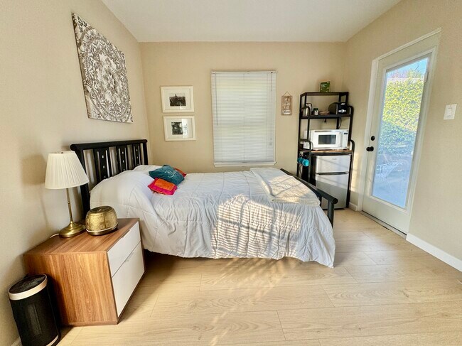 Foto del edificio - 10443 Califa St