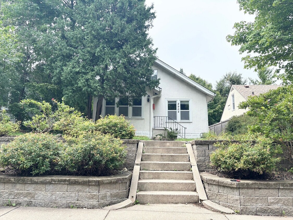 Foto principal - 2904 Salem Ave