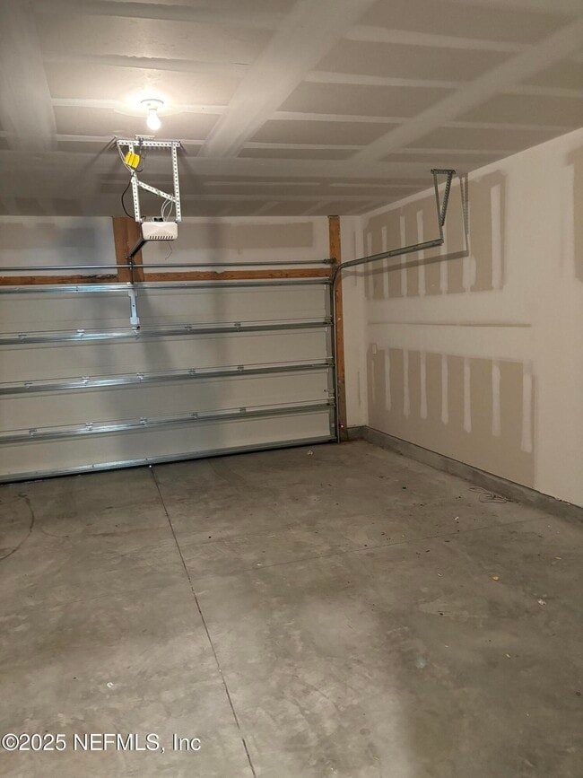 Building Photo - 6847 Mirage St