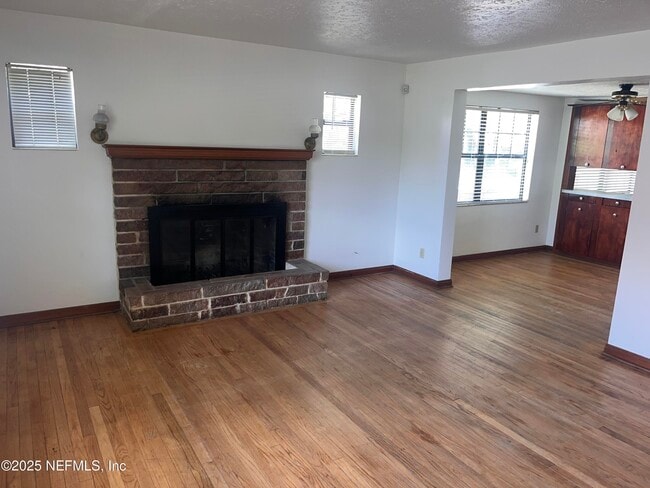 Building Photo - 1410 McDuff Ave S