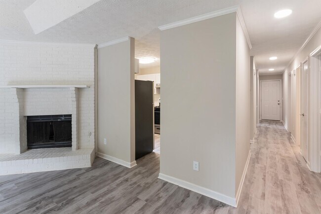 Foto del edificio - 1121 Brookstone Rd