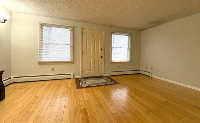 Photo - Spacious 3 Bedroom, 2 Bath Townhouse with In-Unit Laundry in Lowell, MA