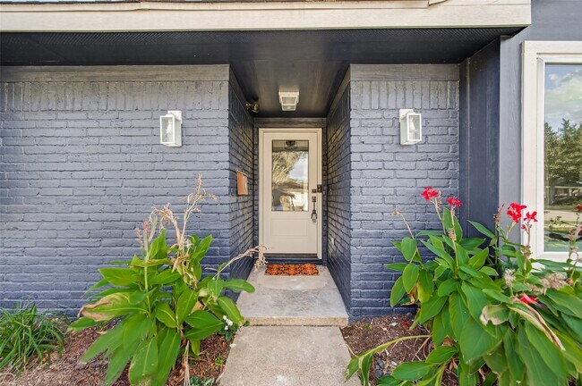 Building Photo - 5407 Lymbar Dr