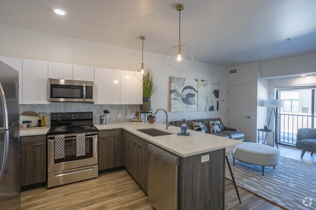 1683-111 - 1 habitación, 1 baño - 650 pies cuadrados - Nova Apartments