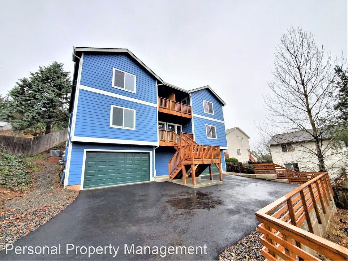 3 br, 2.5 bath House 1055 NW 8th Ave House Rental in Camas, WA