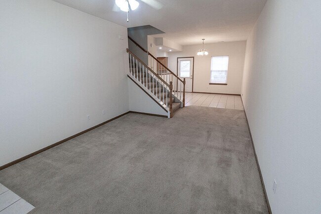 Building Photo - 5000 Derby Ridge Dr