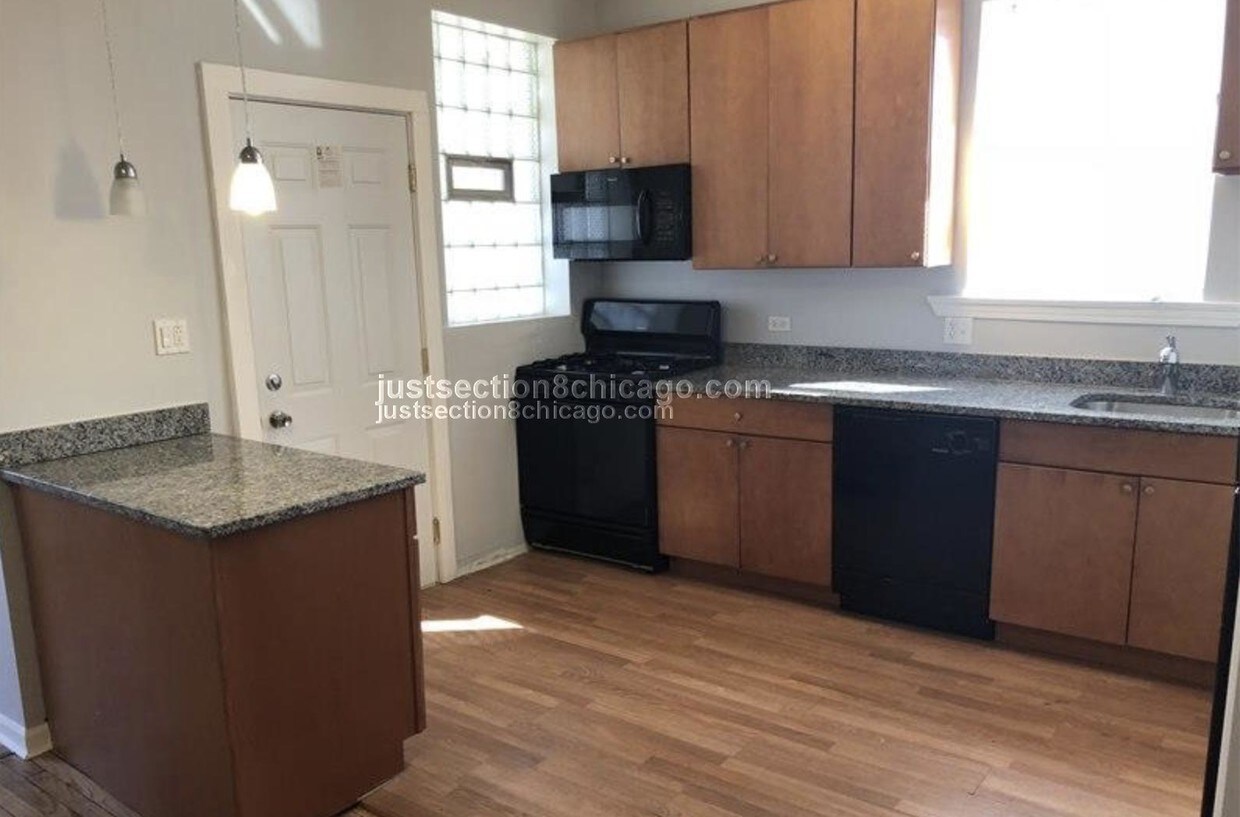 Foto principal - 1424 E 68th St