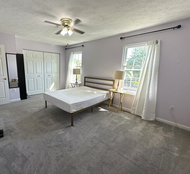 Foto del edificio - Lovely End Unit Townhome in Avondale Run!