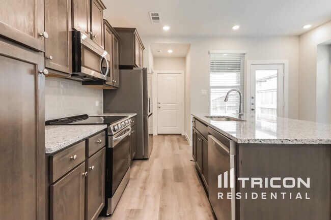 Building Photo - 2548 Finch Hollow Drive