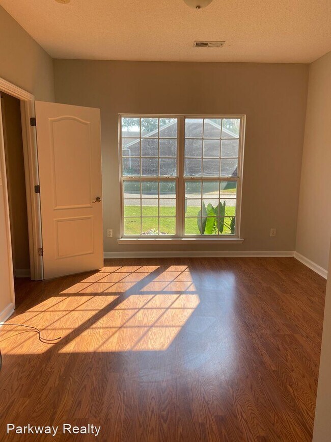 Foto del edificio - 2 br, 2 bath House - 5010 Matt Drive