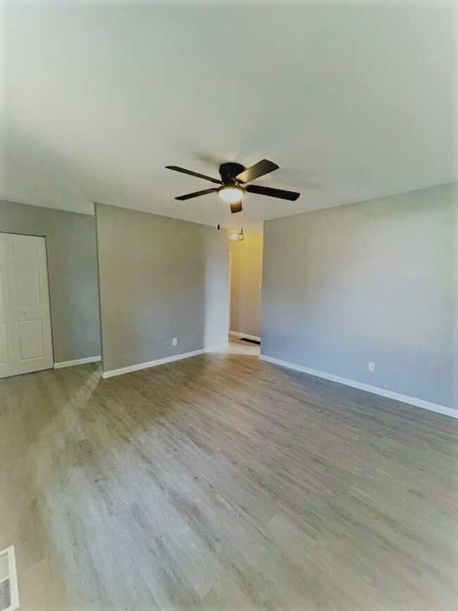Foto del edificio - Updated 3-Bed, 1-Bath Home with Fenced Bac...