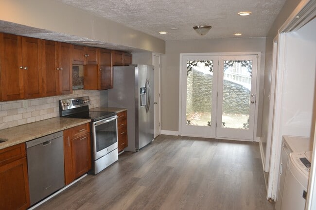 Building Photo - 1218 Constitution Dr