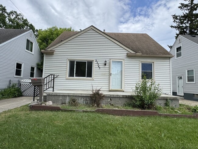 Building Photo - 23345 Tawas Ave