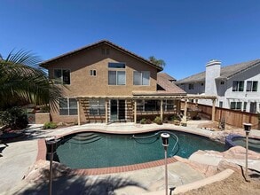 Building Photo - 5006 Palmera Dr