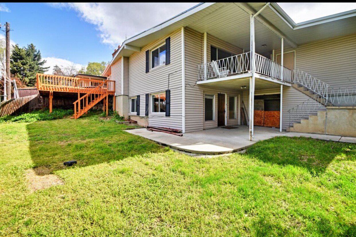 Primary Photo - 3065 Bannock Dr